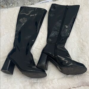Ellie Shiny Black Heeled Boots
